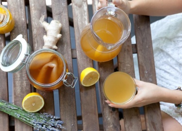 Как заливать чайный гриб правильно для дальнейшей ферментации. Каких правил требуется придерживаться при заливке жидк...