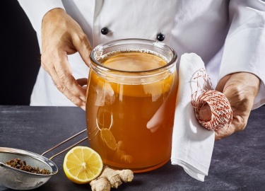 Как заваривать чайный гриб для нормальной ферментации. Какие сорта чая лучше всего подходят для этой цели.
